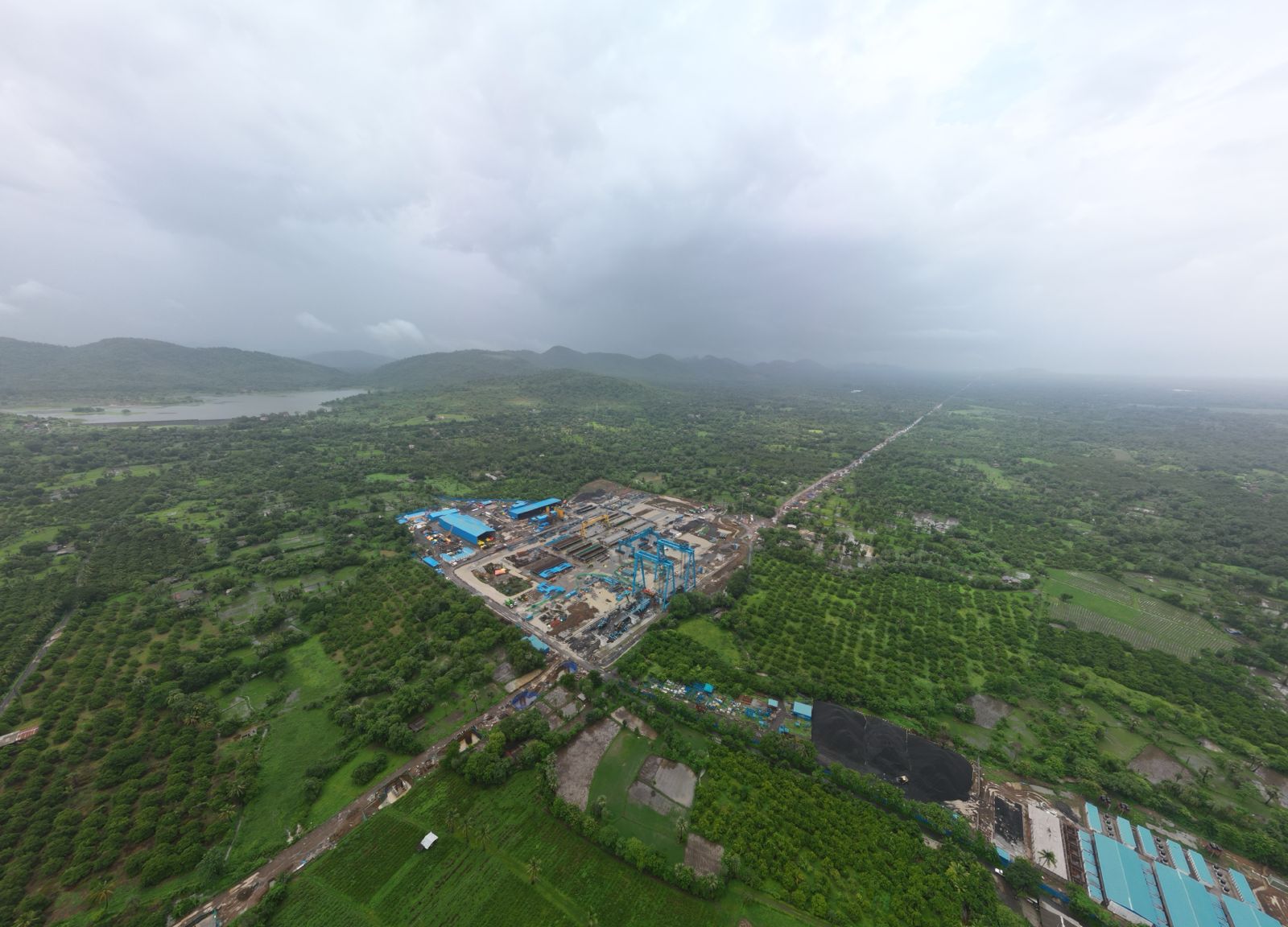 बुलेट ट्रेन कॉरिडोर के लिए महाराष्ट्र में पहला फुल स्पैन बॉक्स गर्डर लॉन्च किया गया